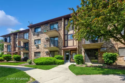 322 Klein Creek Ct #1A, Carol Stream, IL 60188