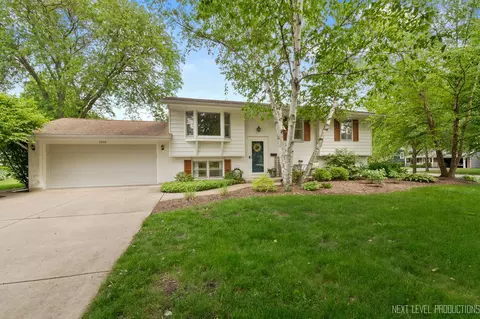 1232 S 12th St, Saint Charles, IL 60174