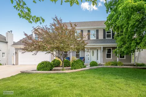 701 Young Ave, Batavia, IL 60510