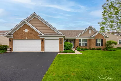 2427 Cape Cod Cir, Elgin, IL 60124