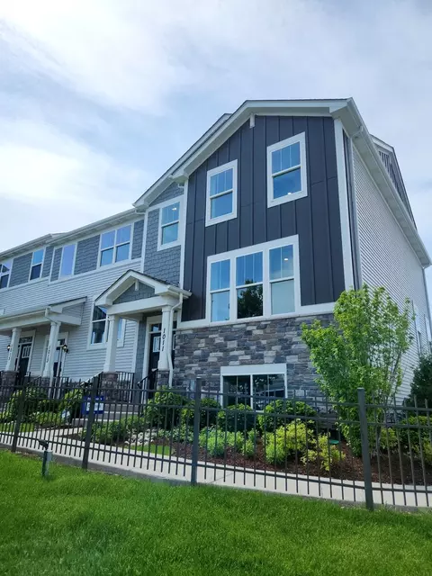 1011 Moraine Dr #1606, South Elgin, IL 60177