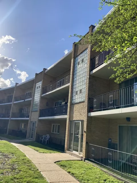 10324 S Pulaski Rd #309, Oak Lawn, IL 60453