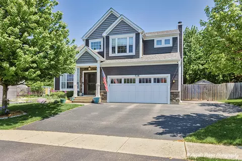 728 Sun Lake Rd, Lake Villa, IL 60046
