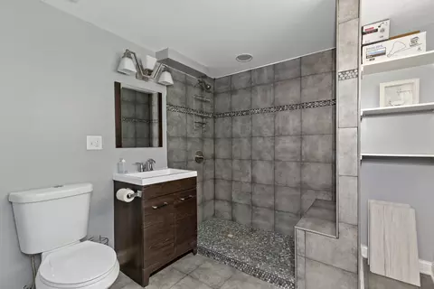Bath - 35 E 121st Pl, Chicago, IL 60628 photo 2 of 2