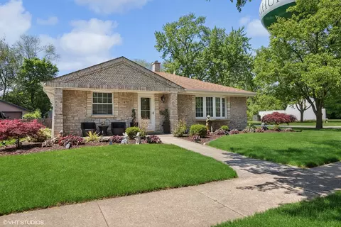 470 N Walnut St, Elmhurst, IL 60126