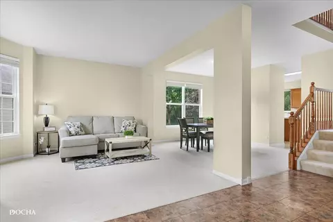 804 Beech Dr, Elgin, IL 60120 photo 4