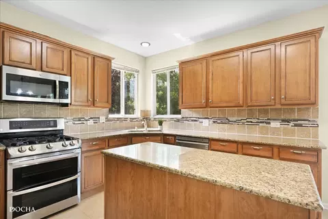 804 Beech Dr, Elgin, IL 60120 photo 9