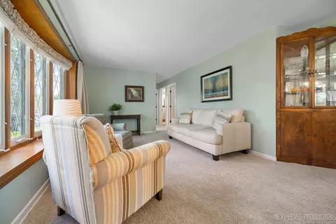1811 Euclid Ave, Mount Prospect, IL 60056 photo 9
