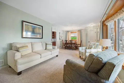 1811 Euclid Ave, Mount Prospect, IL 60056 photo 11