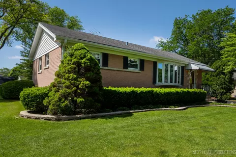 1811 Euclid Ave, Mount Prospect, IL 60056 photo 2