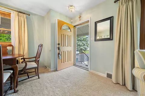 1811 Euclid Ave, Mount Prospect, IL 60056 photo 8