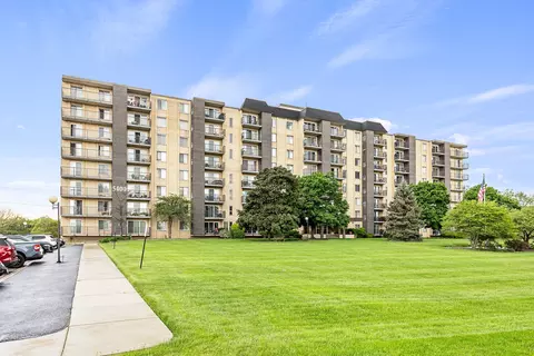 5400 Walnut Ave #304, Downers Grove, IL 60515