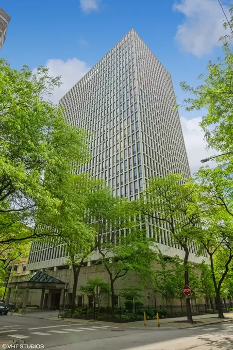 1 E Scott St #1007, Chicago, IL 60610