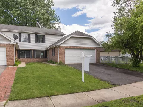 1227 Andover Cir, Aurora, IL 60504