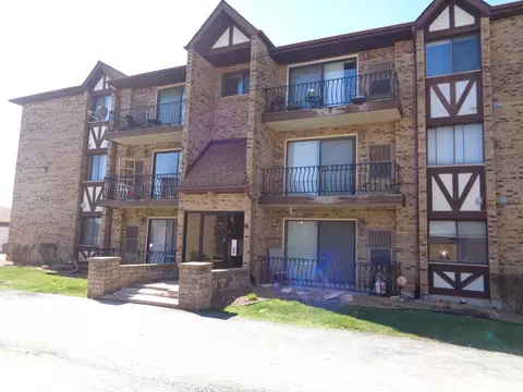 7171 175th St #2D, Tinley Park, IL 60477