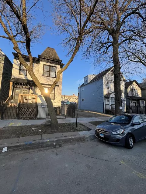 1739 N Drake Ave, Chicago, IL 60647