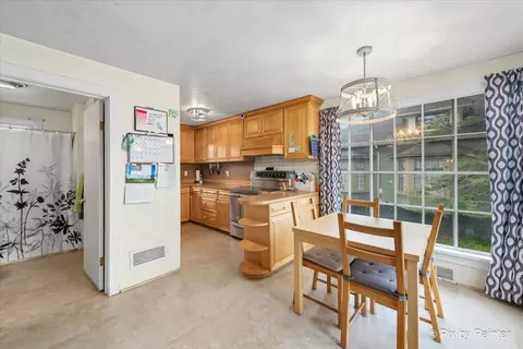 221 La Fox River Dr, Algonquin, IL 60102 photo 7