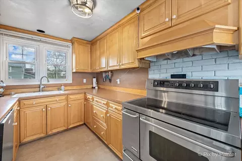 221 La Fox River Dr, Algonquin, IL 60102 photo 11