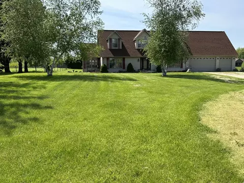 14919 Henry Rd, Morrison, IL 61270 photo 3