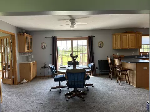 14919 Henry Rd, Morrison, IL 61270 photo 5