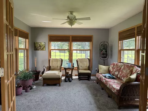 14919 Henry Rd, Morrison, IL 61270 photo 8