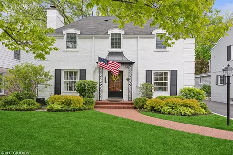 2228 Greenwood Ave, Wilmette, IL 60091