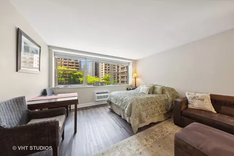 Bedroom - 253 E Delaware Pl #4H, Chicago, IL 60611 photo 1 of 1