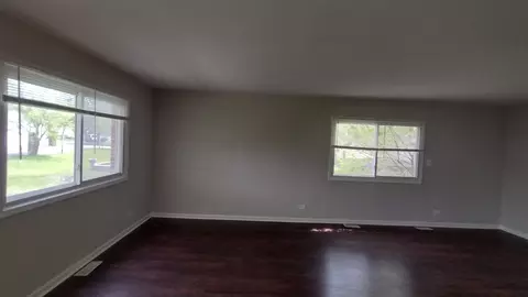 Living - 5902 Allemong Dr, Matteson, IL 60443 photo 2 of 2