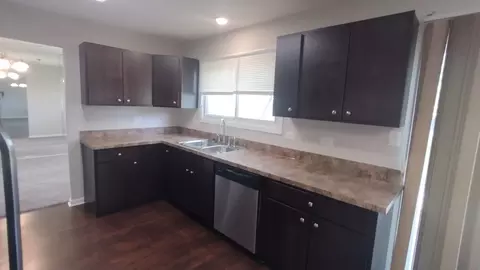 Kitchen - 5902 Allemong Dr, Matteson, IL 60443 photo 2 of 2