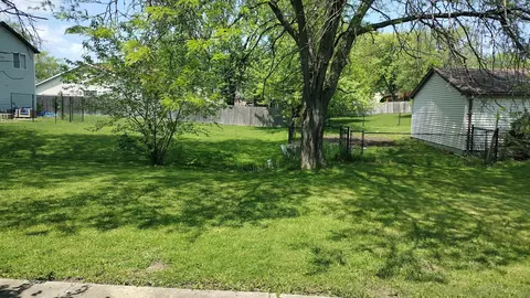 Exterior - 5902 Allemong Dr, Matteson, IL 60443 photo 2 of 2