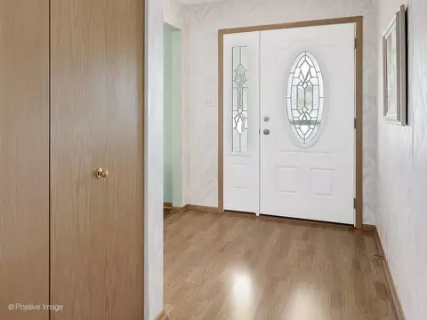 Entry Way - 6908 155th Pl, Oak Forest, IL 60452 photo 1 of 1