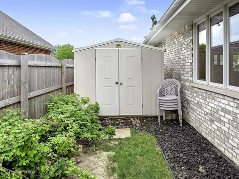 Exterior - 6908 155th Pl, Oak Forest, IL 60452 photo 9 of 11