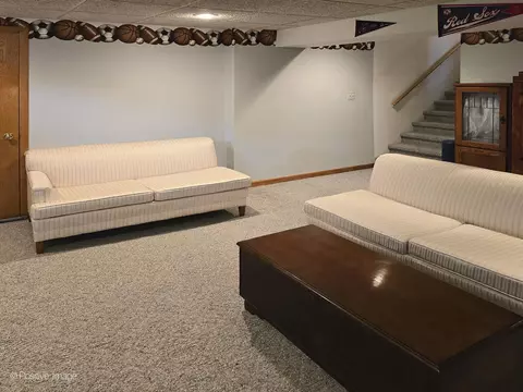 Living - 6908 155th Pl, Oak Forest, IL 60452 photo 6 of 7