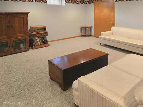 Living - 6908 155th Pl, Oak Forest, IL 60452 photo 7 of 7