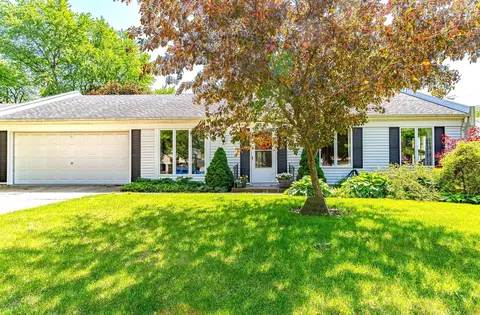 33 Ingleshire Rd, Montgomery, IL 60538