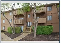 1081 Rodenburg Rd #107, Roselle, IL 60172
