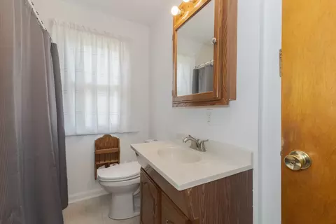 Bath - 306 E 5th St, Gridley, IL 61744 photo 1 of 2