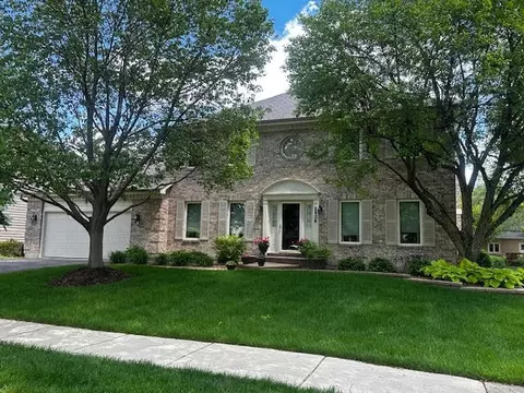2804 Seiler Dr, Naperville, IL 60565