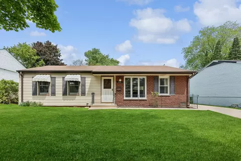 1230 Sarasota Dr, Wheeling, IL 60090