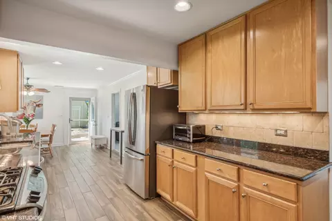 1780 Kent Rd, Hoffman Estates, IL 60169 photo 8