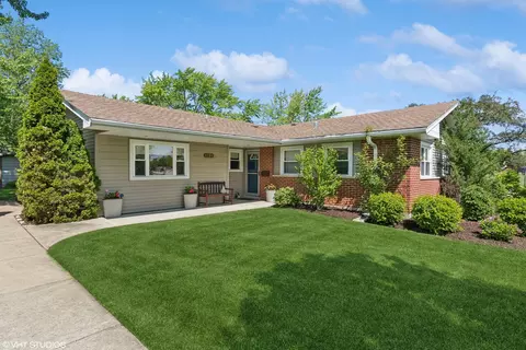 1780 Kent Rd, Hoffman Estates, IL 60169