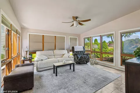 1780 Kent Rd, Hoffman Estates, IL 60169 photo 6