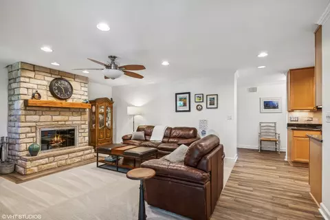 1780 Kent Rd, Hoffman Estates, IL 60169 photo 3