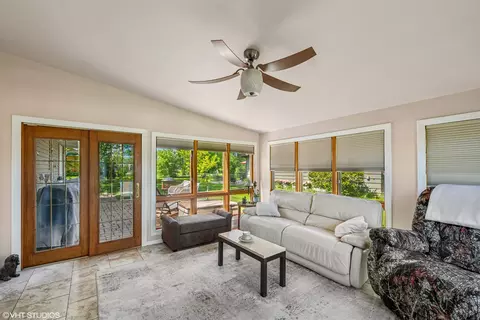 1780 Kent Rd, Hoffman Estates, IL 60169 photo 5