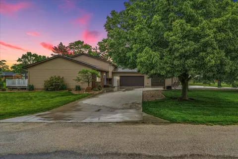 1004 E Boyer St, Gibson City, IL 60936