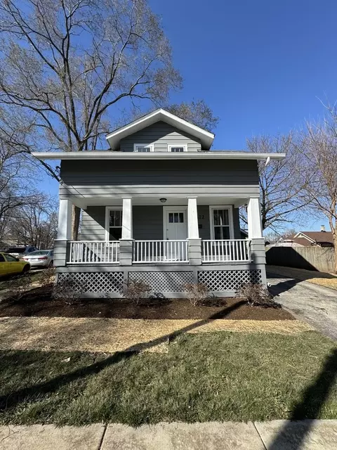 422 Jay St, Elgin, IL 60120