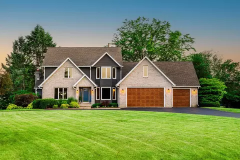 1704 Forestview Dr, Sycamore, IL 60178