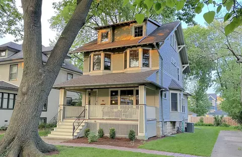 146 N Taylor Ave, Oak Park, IL 60302