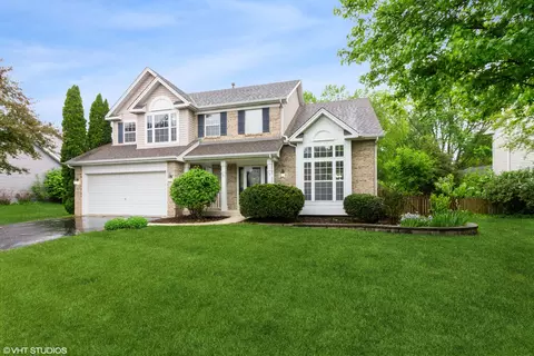 724 Churchill Ln, Oswego, IL 60543