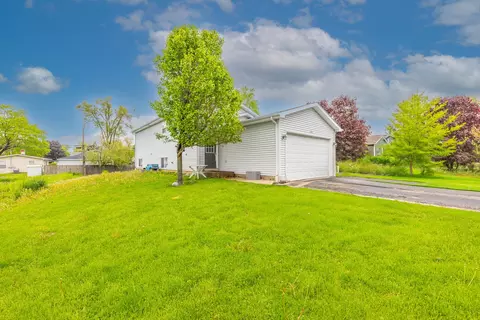 326 E Lake Park Ave, Round Lake Beach, IL 60073